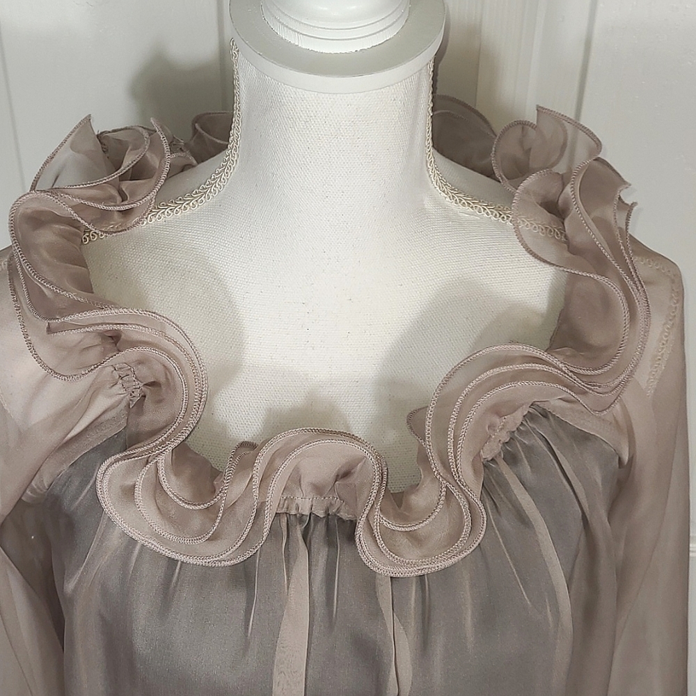 NWT Ryu Mauve Ruffled Neck Flowy Tunic Long Top Blouse w/ Black Floral Lace - Picture 10 of 17
